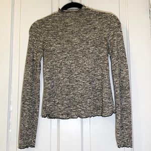 Long Sleeve Turtle Neck Crop w/Lettuce Edge